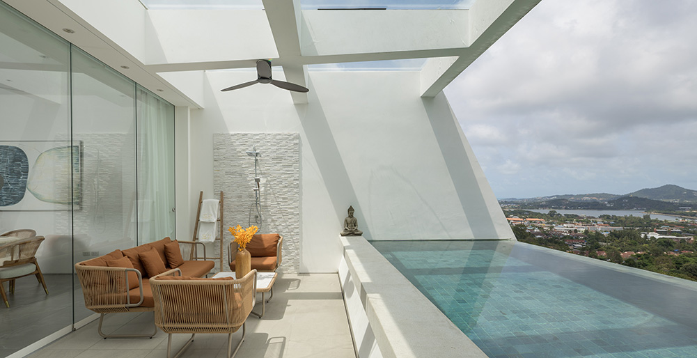 Golden Lotus - The Flourish Villa - Terrace and pool with breathtaking views